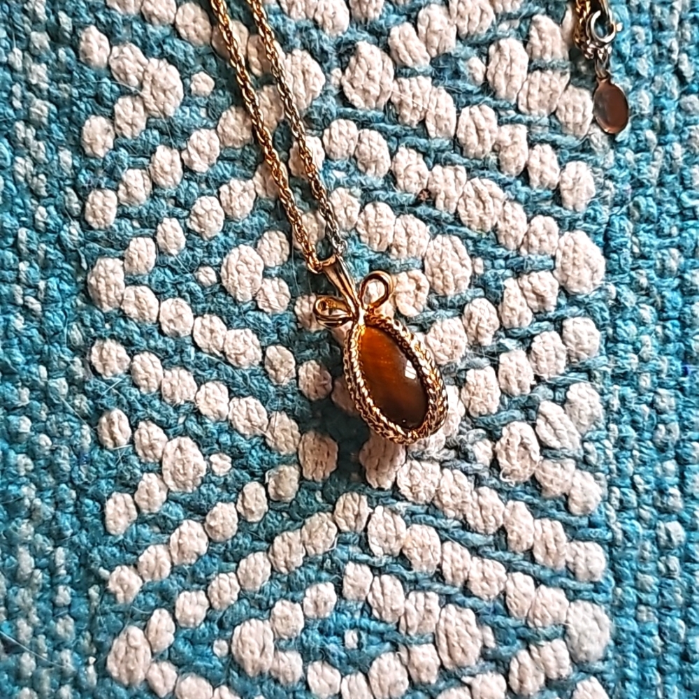 Beautiful Tiger Eye Bow Pendant